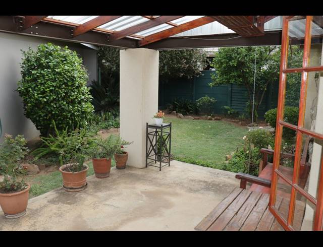 2 BEDROOM FLAT RENTED IN JORDAAN PARK